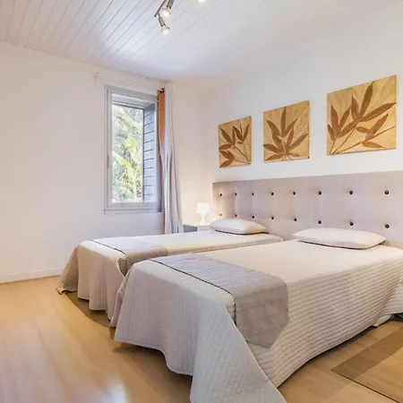 Casa de Férias Contemporain Avec Jardin Et Parking à - Fr-1-306-1309 *